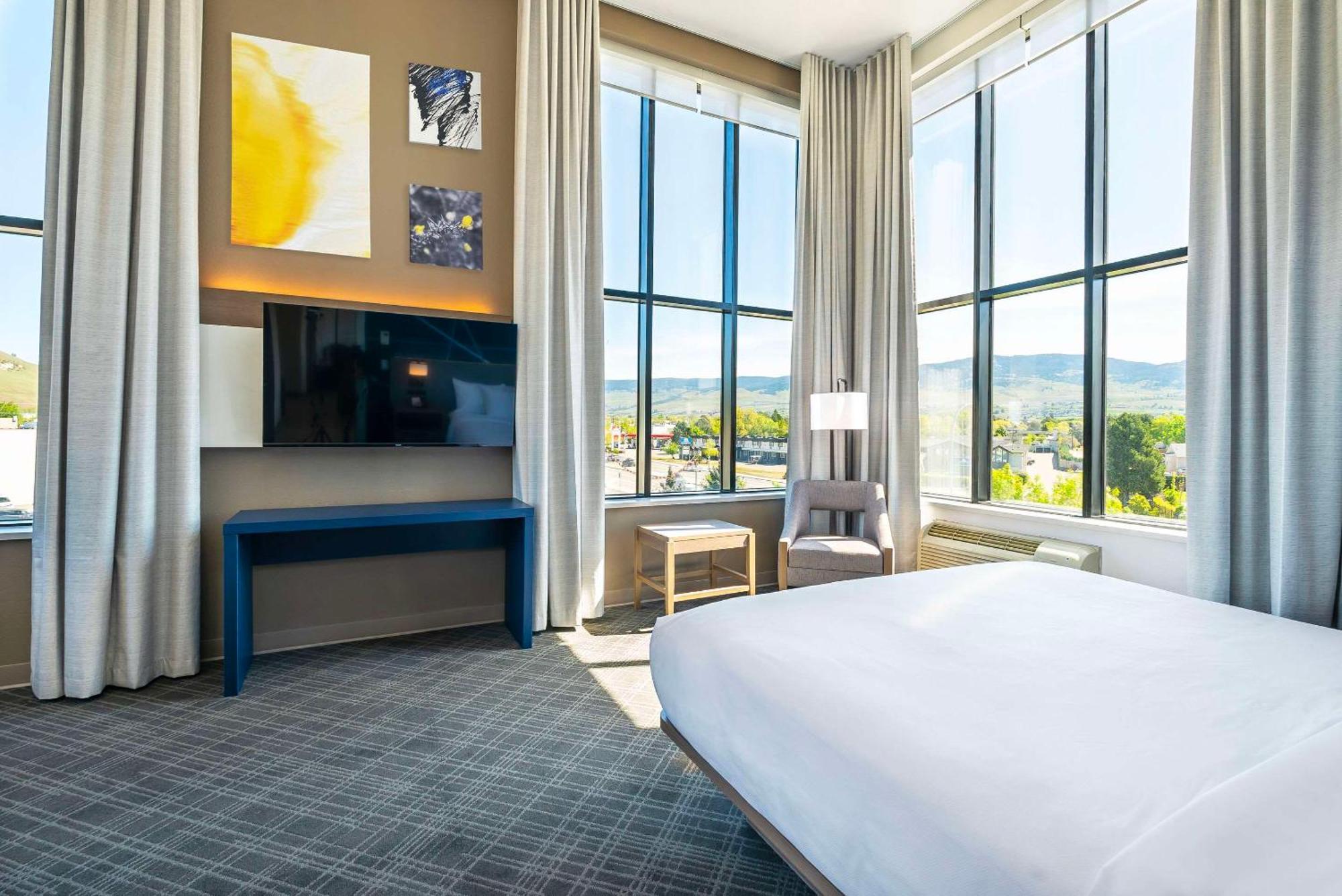 Comfort Suites Kelowna Extérieur photo
