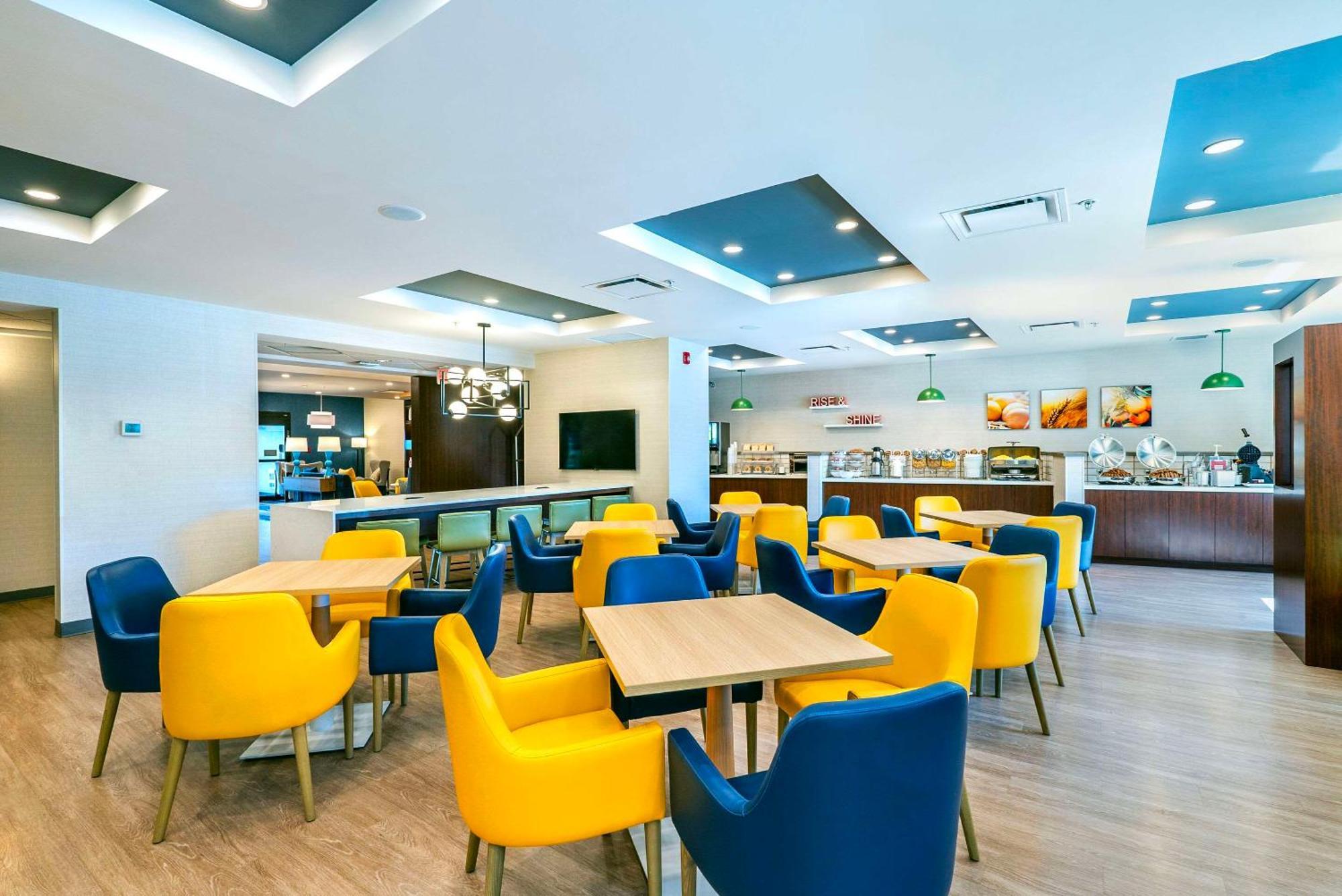 Comfort Suites Kelowna Extérieur photo