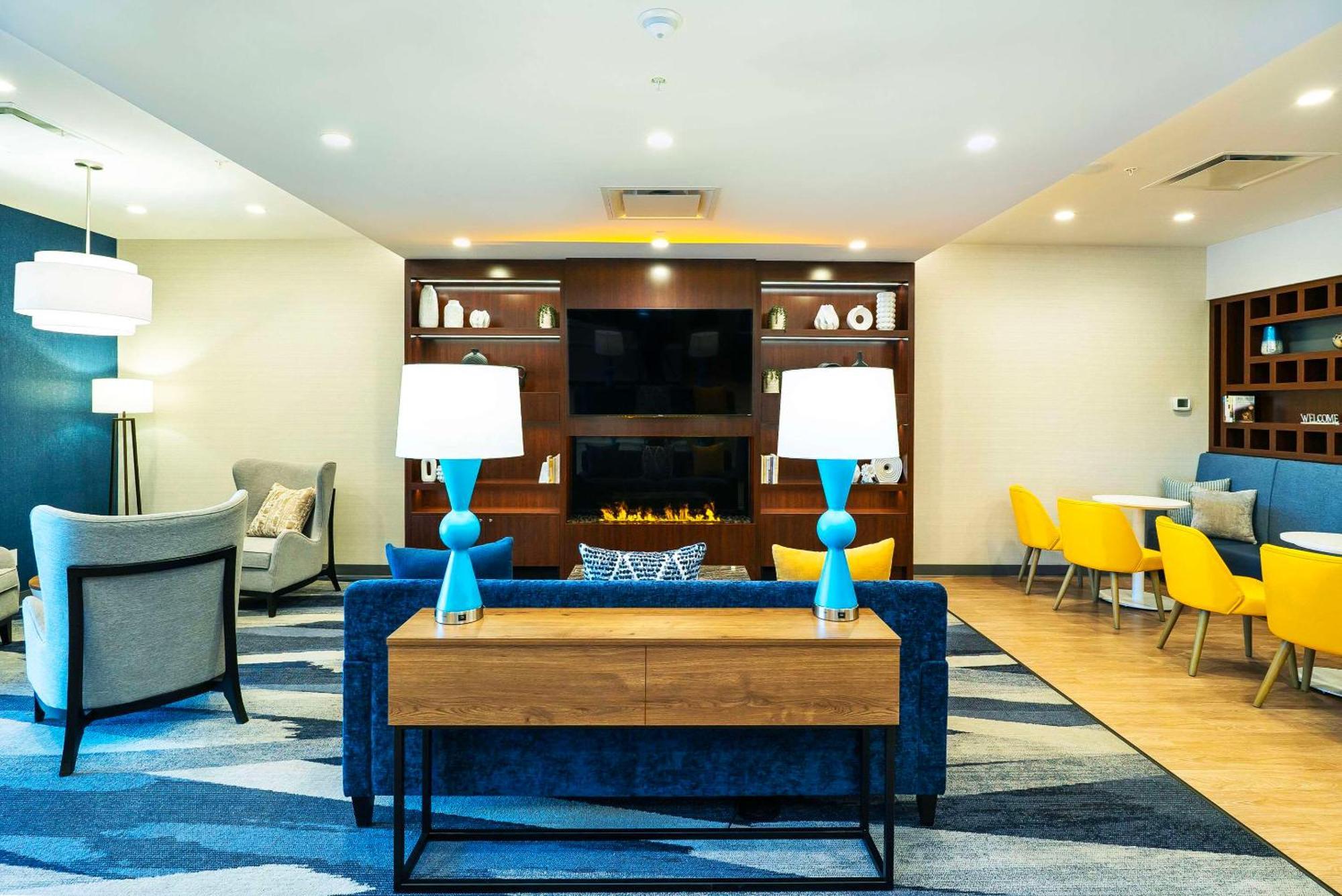 Comfort Suites Kelowna Extérieur photo