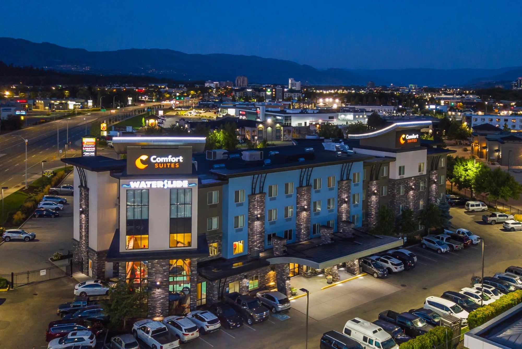 Comfort Suites Kelowna Extérieur photo